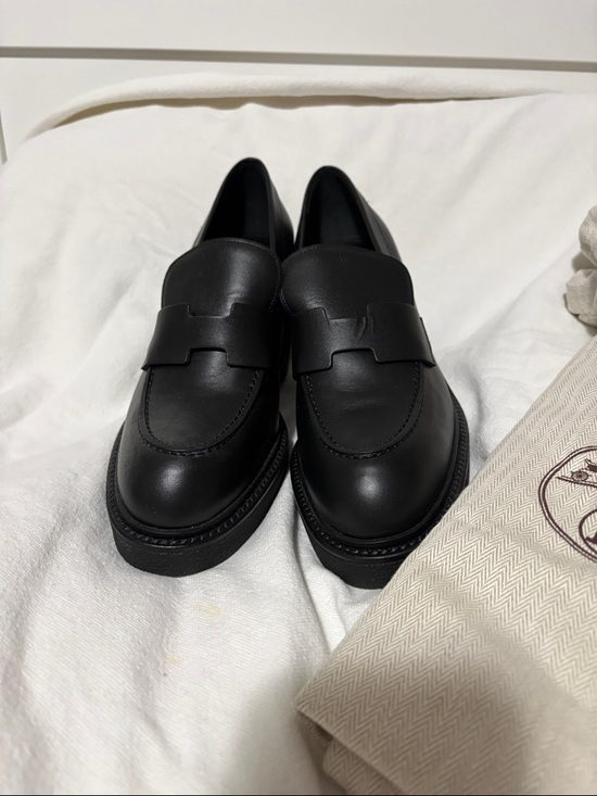 Hermes Shoes - Hermes Black Leather Women's Classic Penny Loafers- Escarpins Didi 70.